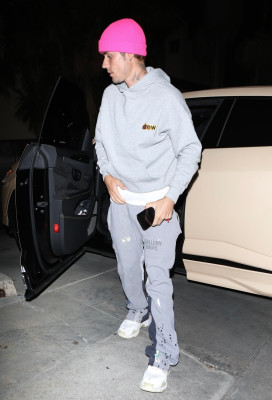 26.10 | Chega para um culto da Igreja Churchome em Beverly Hills