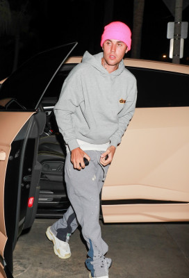 26.10 | Chega para um culto da Igreja Churchome em Beverly Hills