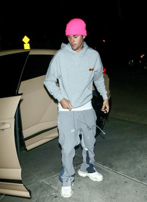 26.10 | Chega para um culto da Igreja Churchome em Beverly Hills