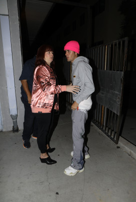26.10 | Chega para um culto da Igreja Churchome em Beverly Hills