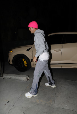 26.10 | Chega para um culto da Igreja Churchome em Beverly Hills
