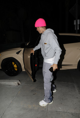 26.10 | Chega para um culto da Igreja Churchome em Beverly Hills