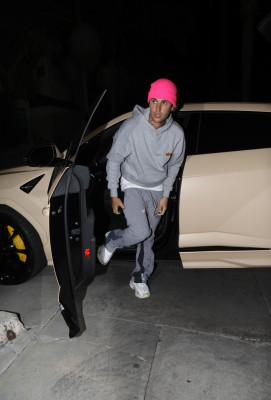 26.10 | Chega para um culto da Igreja Churchome em Beverly Hills