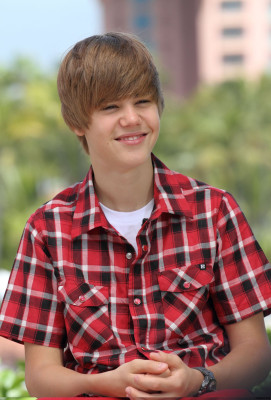 06.12 | Justin Bieber passeando em Bahamas