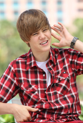 06.12 | Justin Bieber passeando em Bahamas