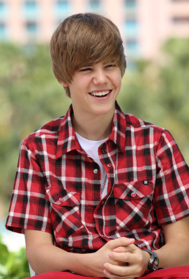 06.12 | Justin Bieber passeando em Bahamas