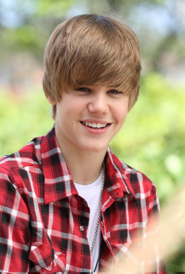 06.12 | Justin Bieber passeando em Bahamas