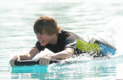 06.12 | Justin Bieber passeando em Bahamas