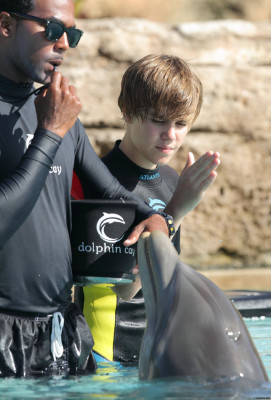 06.12 | Justin Bieber passeando em Bahamas