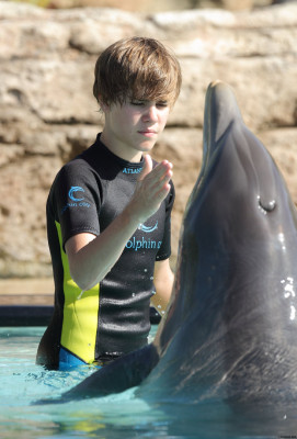 06.12 | Justin Bieber passeando em Bahamas