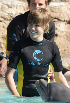 06.12 | Justin Bieber passeando em Bahamas