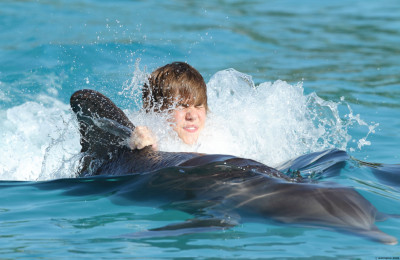 06.12 | Justin Bieber passeando em Bahamas