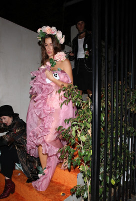 29.10 | Deixando a festa de Halloween de Vas Morgan em West Hollywood