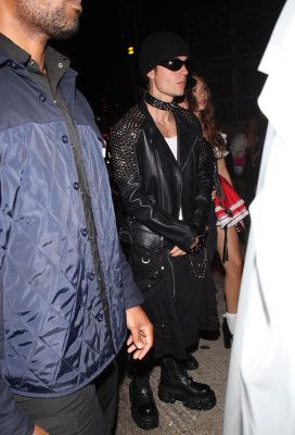 29.10 | Deixando a festa de Halloween de Vas Morgan em West Hollywood