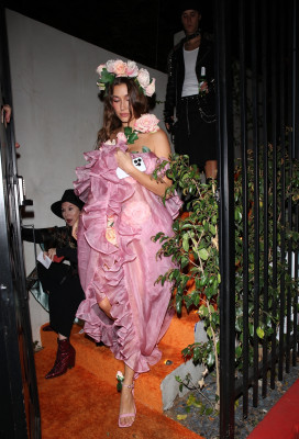 29.10 | Deixando a festa de Halloween de Vas Morgan em West Hollywood