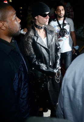 29.10 | Deixando a festa de Halloween de Vas Morgan em West Hollywood