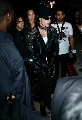 29.10 | Deixando a festa de Halloween de Vas Morgan em West Hollywood