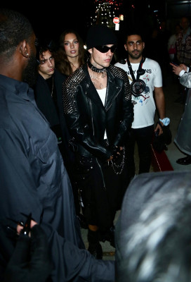 29.10 | Deixando a festa de Halloween de Vas Morgan em West Hollywood