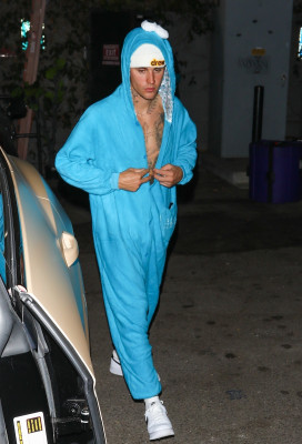 30.10 | Saindo para uma festa de Halloween em West Hollywood