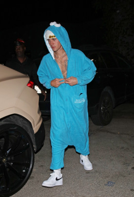 30.10 | Saindo para uma festa de Halloween em West Hollywood