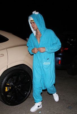 30.10 | Saindo para uma festa de Halloween em West Hollywood