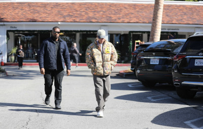 02.11 | Tomando um café em Beverly Hills