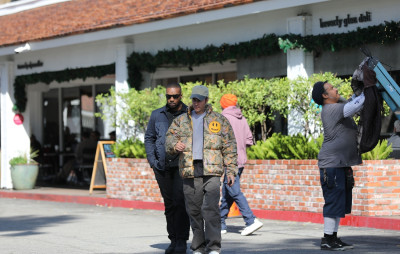 02.11 | Tomando um café em Beverly Hills