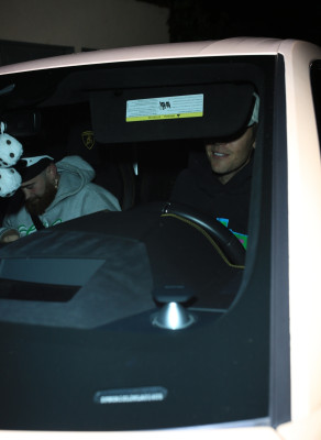 02.11 | Depois de jantar com um amigo no Craig's, em West Hollywood
