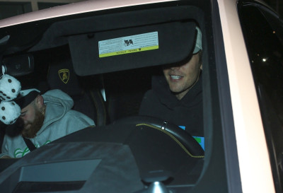02.11 | Depois de jantar com um amigo no Craig's, em West Hollywood