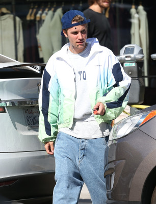 06.11 | Encontra alguns amigos em West Hollywood