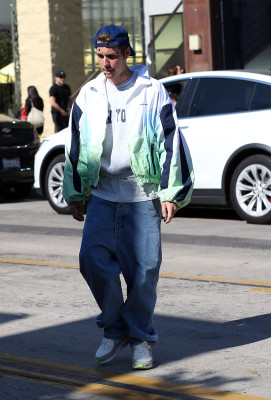 06.11 | Encontra alguns amigos em West Hollywood