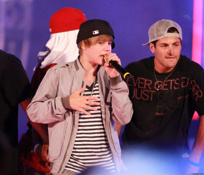 19.06 | Justin Bieber ensaiando para o MMVA 2010