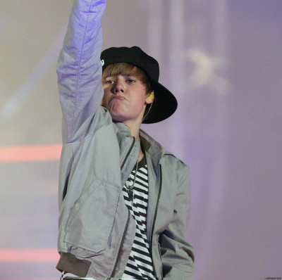 19.06 | Justin Bieber ensaiando para o MMVA 2010