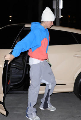 30.11 | Chega para um culto na Churchome em Beverly Hills
