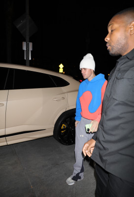 30.11 | Chega para um culto na Churchome em Beverly Hills