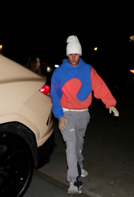 30.11 | Chega para um culto na Churchome em Beverly Hills