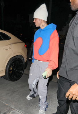 30.11 | Chega para um culto na Churchome em Beverly Hills