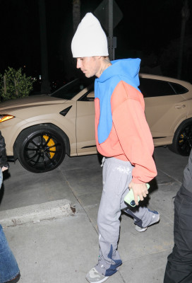 30.11 | Chega para um culto na Churchome em Beverly Hills