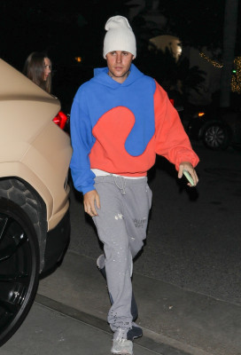 30.11 | Chega para um culto na Churchome em Beverly Hills