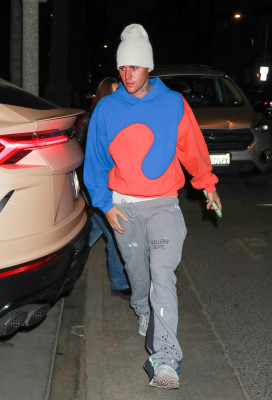 30.11 | Chega para um culto na Churchome em Beverly Hills