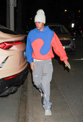 30.11 | Chega para um culto na Churchome em Beverly Hills