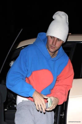 30.11 | Chega para um culto na Churchome em Beverly Hills