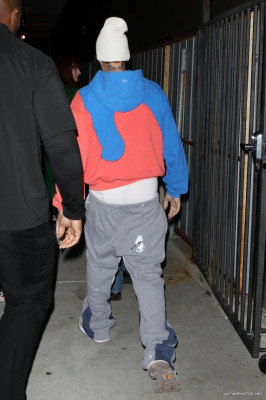 30.11 | Chega para um culto na Churchome em Beverly Hills