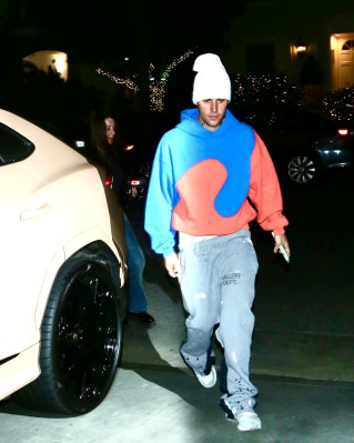 30.11 | Chega para um culto na Churchome em Beverly Hills
