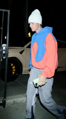 30.11 | Chega para um culto na Churchome em Beverly Hills