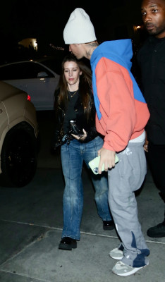 30.11 | Chega para um culto na Churchome em Beverly Hills