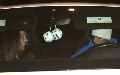 30.11 | Saindo da missa na Churchome, em Beverly Hills