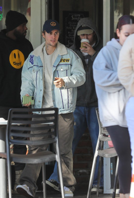 13.12 | Saindo do Beverly Glen Deli em Los Angeles
