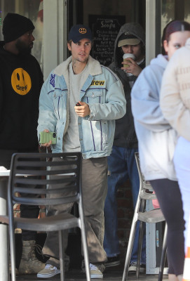 13.12 | Saindo do Beverly Glen Deli em Los Angeles