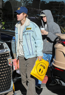 13.12 | Saindo do Beverly Glen Deli em Los Angeles